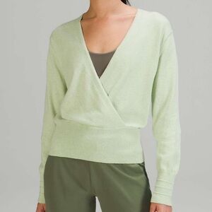 Lululemon Crossover Ribbed Waist Sweater in Heathered Creamy Mint